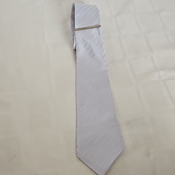 Vettorio Fratini Men's Sparkling Tie With Tie Pin White & Silver - Picture 15 of 16